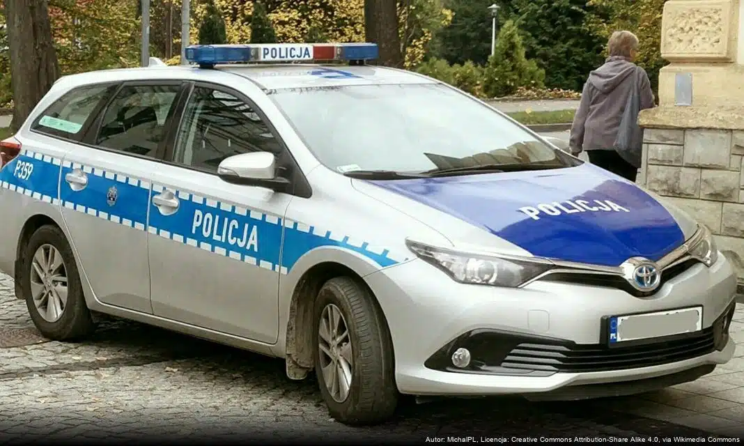 Spotkanie Policji z Dziećmi w Połomiu Dużym na Temat Bezpieczeństwa Wczasie Wakacji